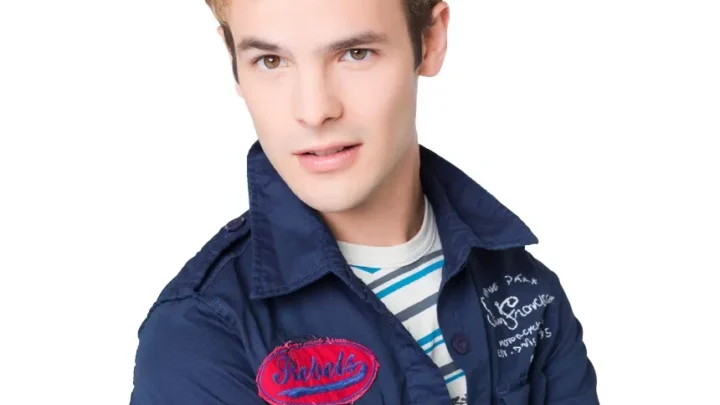 Rodrigo Velilla Biography: Ethnicity, Songs, Instagram, Wife, Awards, Movies, Age, Parents