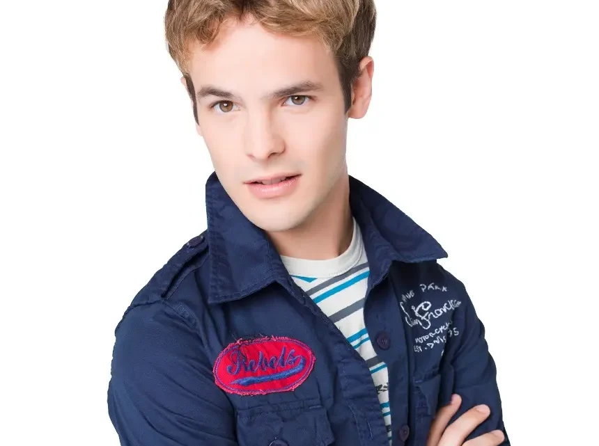 Rodrigo Velilla Biography: Ethnicity, Songs, Instagram, Wife, Awards, Movies, Age, Parents