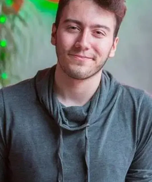 Enes Batur Biography: Net Worth, Height, Age, Movies, YouTube, Ex-Wife, Parents, Instagram