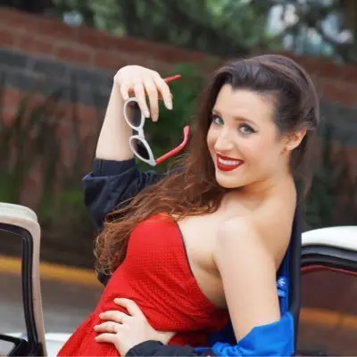 Stephie Caire Biography: Instagram, Net Worth, Movies, Age, Height, Parents, Awards, Husband