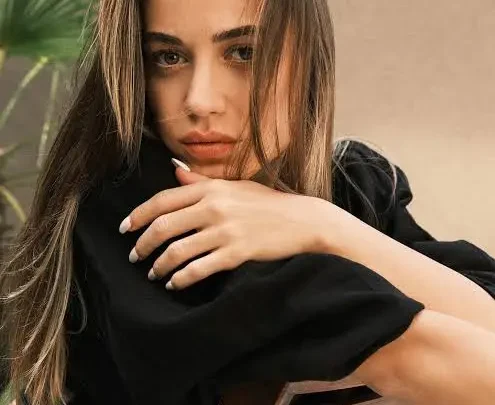 Ayşegül Yılmaz Bio: Net Worth, Age, Height, Career, Films, Education, Movies, TV Shows, Husband