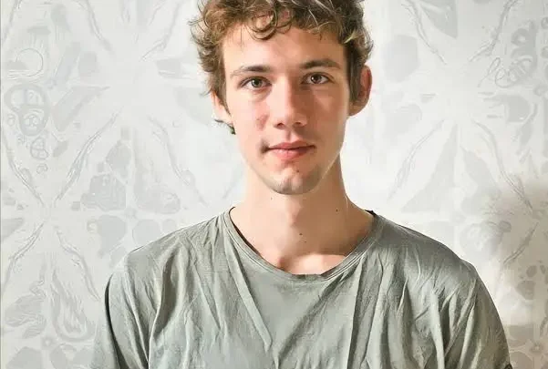 Henning may Biography: Parents, Height, Age, Net Worth, Siblings, Spouse, Songs