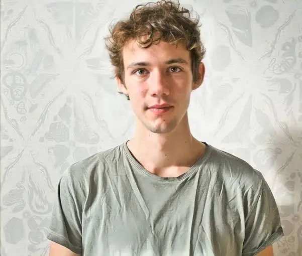 Henning may Biography: Parents, Height, Age, Net Worth, Siblings, Spouse, Songs