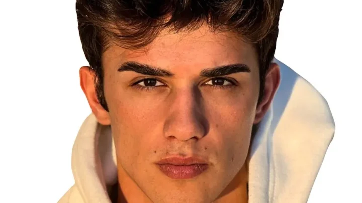 Ahmet Can Dündar Biography: Siblings, Age, Net Worth, Height, Parents, Songs, Spouse