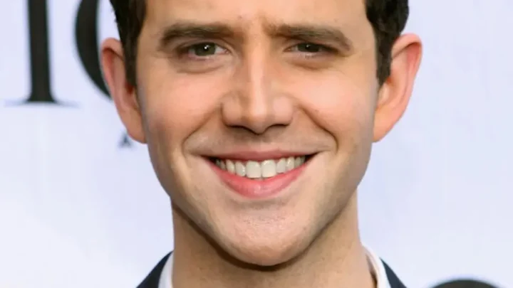 Santino Fontana Biography: Height, Parents, Age, Net Worth, Spouse, Children, Movies & TV Shows