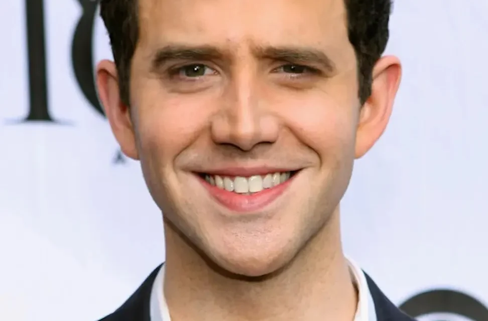 Santino Fontana Biography: Height, Parents, Age, Net Worth, Spouse, Children, Movies & TV Shows