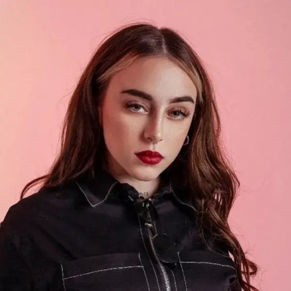 Nicki Nicole Biography: Parents, Instagram, Net Worth, Singles, Ethnicity, Boyfriend, Songs