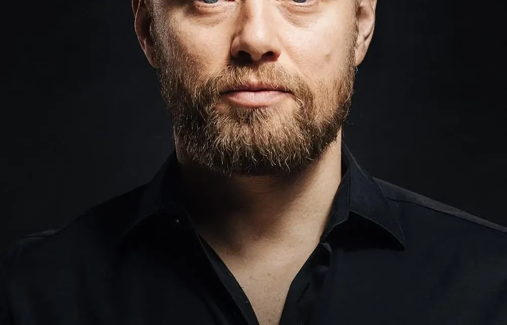 Aksel Hennie Biography: Wife, Age, Daughter, Height, Net Worth, Movies, Sister, Awards, TV Shows, Instagram