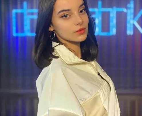 Yeliz Korkmaz Biography: Age, Parents, Height, Net Worth, Boyfriend, Movies, TikTok, Movies