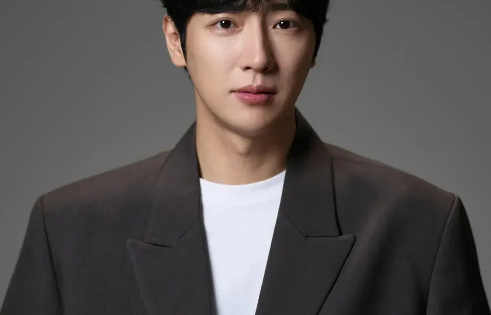 Lee Sang-yeob Biography: Parents, Age, Height, Net Worth, Wife, Instagram, Movies & TV Shows