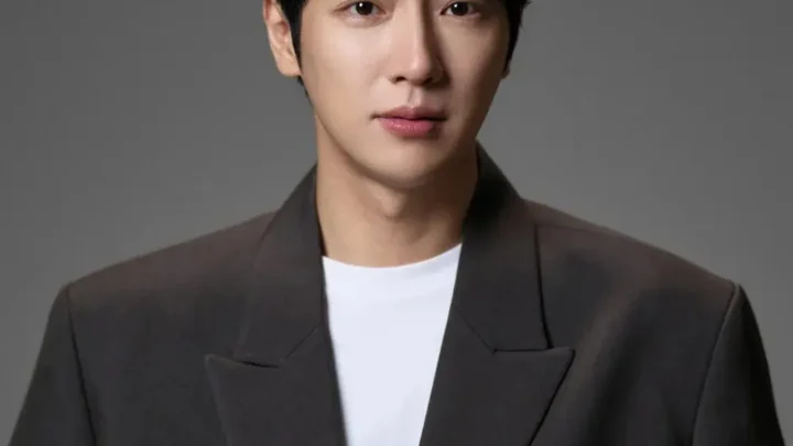 Lee Sang-yeob Biography: Parents, Age, Height, Net Worth, Wife, Instagram, Movies & TV Shows