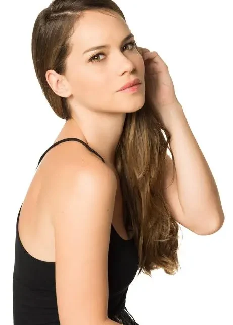 Luz Cipriota Biography: Siblings, Age, Net Worth, Height, Parents, Children, Movies, Instagram, Husband