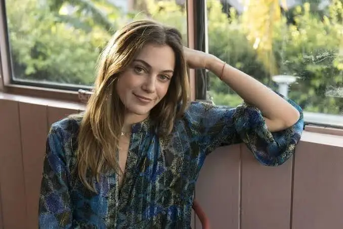 Carolina Domenech Biography: Boyfriend, Net Worth, Parents, Age, Height, TV Shows, Movies, Songs, Instagram