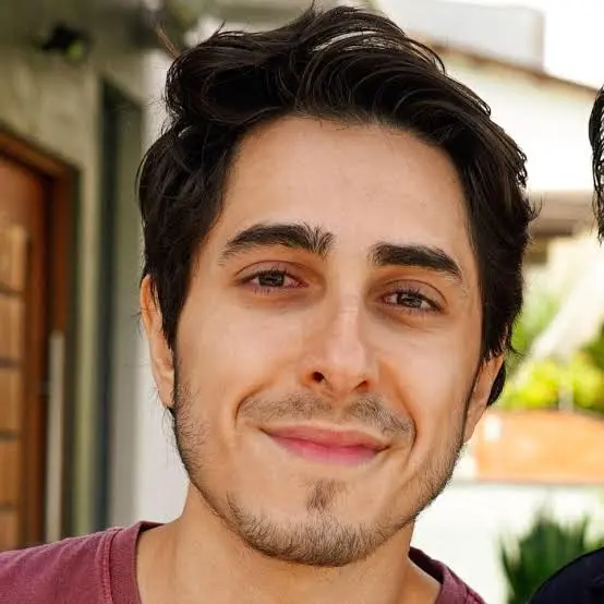 Felipe Castanhari Biography: YouTube, Wife, Net Worth, Age, Height, Ethnicity, Movies