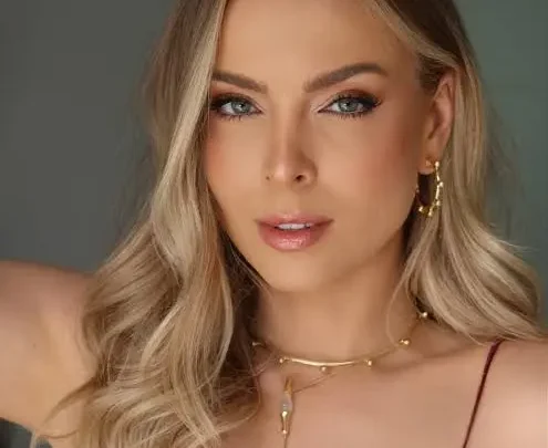 Tata Estaniecki Biography: Husband, YouTube, Height, Podcast, Age, Parents, Ethnicity, Religion, Net Worth