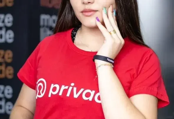 Bruna Vieira Biography: Books, Parents, Blogs, Ethnicity, Age, Parents, Podcast, Net Worth, Partner