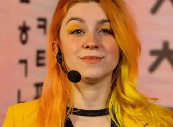 Babi Dewet Biography:  Ethnicity, Parents, Husband, Books, Children, Net Worth, Awards, Height