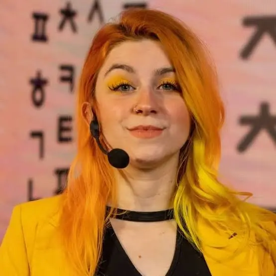 Babi Dewet Biography:  Ethnicity, Parents, Husband, Books, Children, Net Worth, Awards, Height