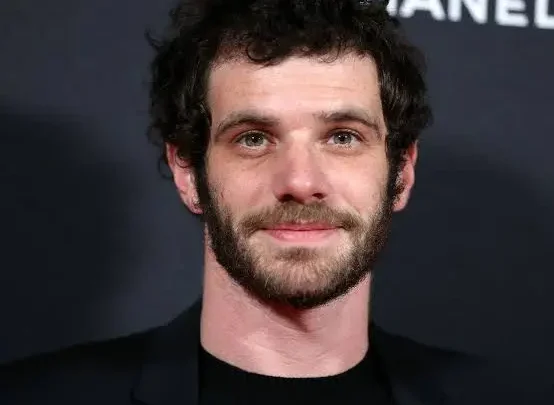 Félix Moati Biography: Height, Net Worth, Age, Parents, Wife, Parents, Movies, Siblings, Awards, TV Shows, Instagram