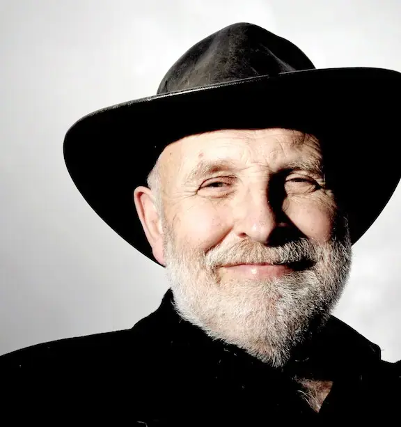 Ken Ring (writer) Biography: Awards, Net Worth, Books, Wife, Awards, Ethnicity, Age