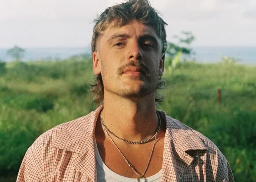 Luude Biography: Age, Net Worth, Down Under, Albums, Tasmania, ARIA, Career, Wife, Instagram