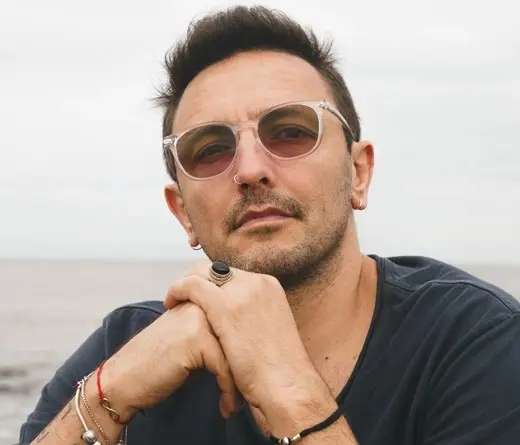Emiliano Brancciari Biography: Singles, Ethnicity, Songs, Net Worth, Record Label, Partner, Albums