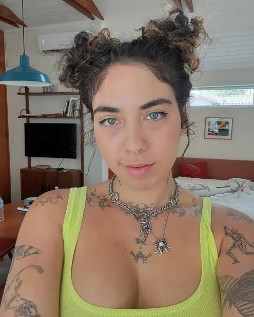 Indigo De Souza Biography: Ethnicity, Parents, Songs, Boyfriend, Net Worth, Albums, Religion