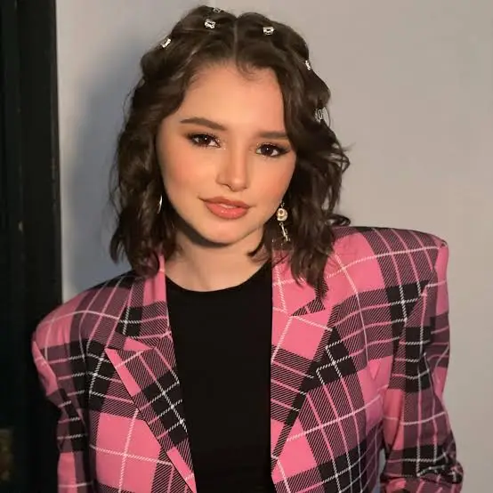 Farah Justiniani Biography: Parents, Singles, TikTok, Ethnicity, Height, Awards, Movies, Net Worth