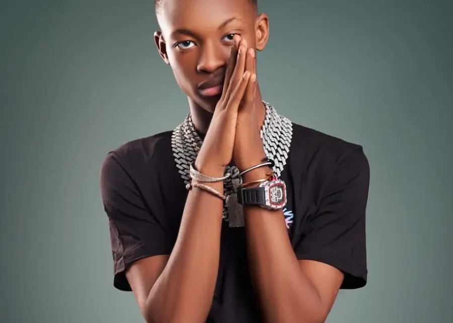 Seydou Chee Officiel Bio: Parents, Girlfriend, Singles, Net Worth, Age, Songs, Height, Awards