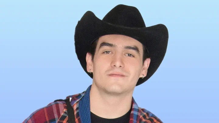 Julián Figueroa Biography: Ethnicity, Awards, Singles, Net Worth, Wife, Age, Movies