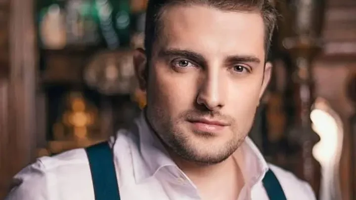 Mirza Selimović Bio: Age, Height, Net Worth, Zvezde Granda, Songs, Career, Wife, Instagram