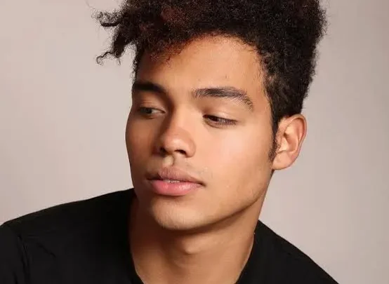 Víctor Varona Biography: Movies, Net Worth, Height, Age, Luna Negra, Girlfriend, Parents