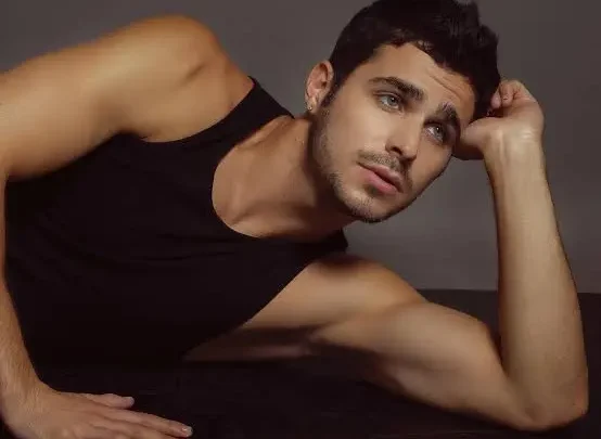 Mauricio Abad Biography: Movies, Age, Girlfriend, Height, Net Worth, Ethnicity, Parents