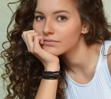 Carla Adell Biography: Parents, Instagram, Ethnicity, Movies, Net Worth, Awards, Age