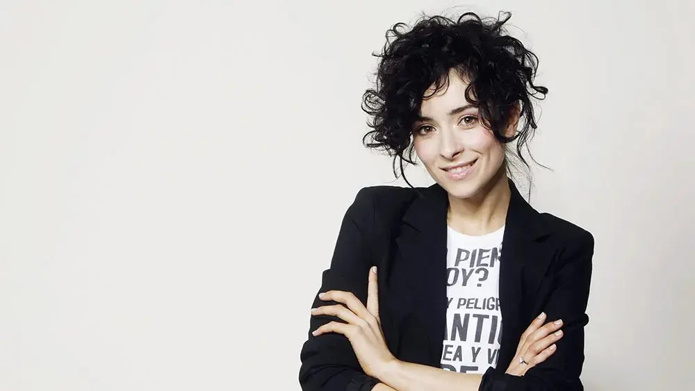 Zrinka Cvitešić Biography: Partner, Age, Height, Net Worth, Once, Olivier Award, TV Shows