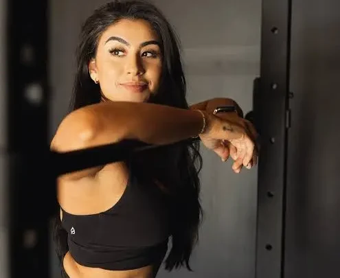 Alejandra Barron Biography: Ethnicity, Age, Fitness Programs, Height, Age, Parents, Instagram, Net Worth