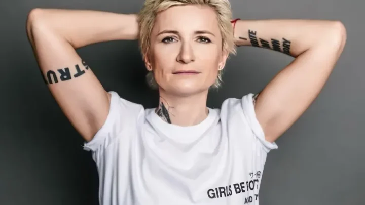 Diana Arbenina Biography: Height, Rock Band, Net Worth, Age, Ethnicity, Songs, Husband