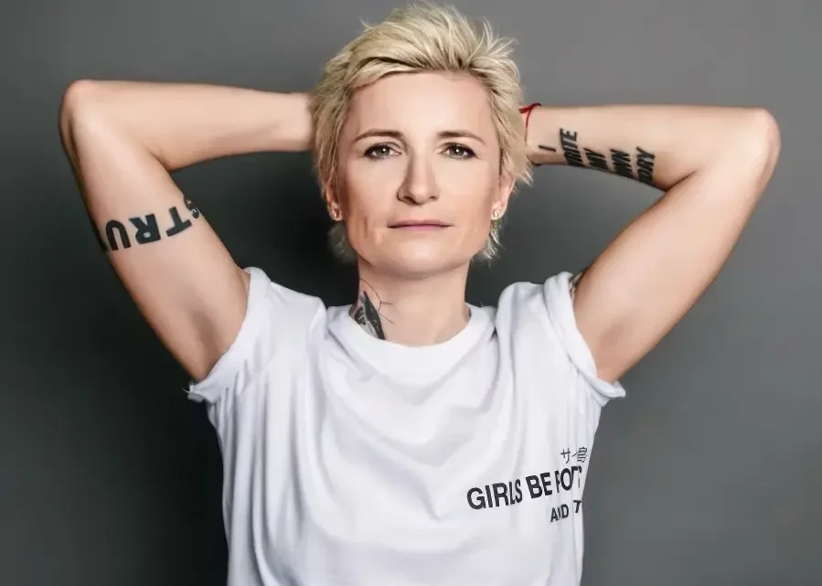 Diana Arbenina Biography: Height, Rock Band, Net Worth, Age, Ethnicity, Songs, Husband