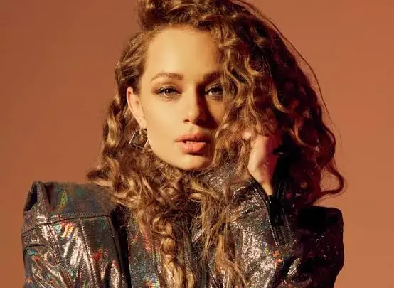 SOYANA (singer) Biography: Albums, Real Name, Height, Songs, Awards, Parents, REAL O, Instagram