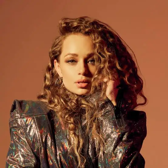 SOYANA (singer) Biography: Albums, Real Name, Height, Songs, Awards, Parents, REAL O, Instagram