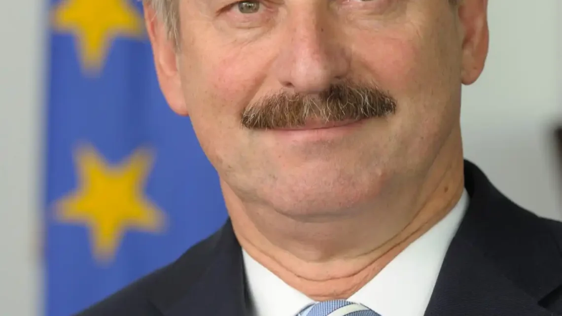 Siim Kallas Biography: Age, Wife, Children, Net Worth, Parents, Height, Career, Party, Politics