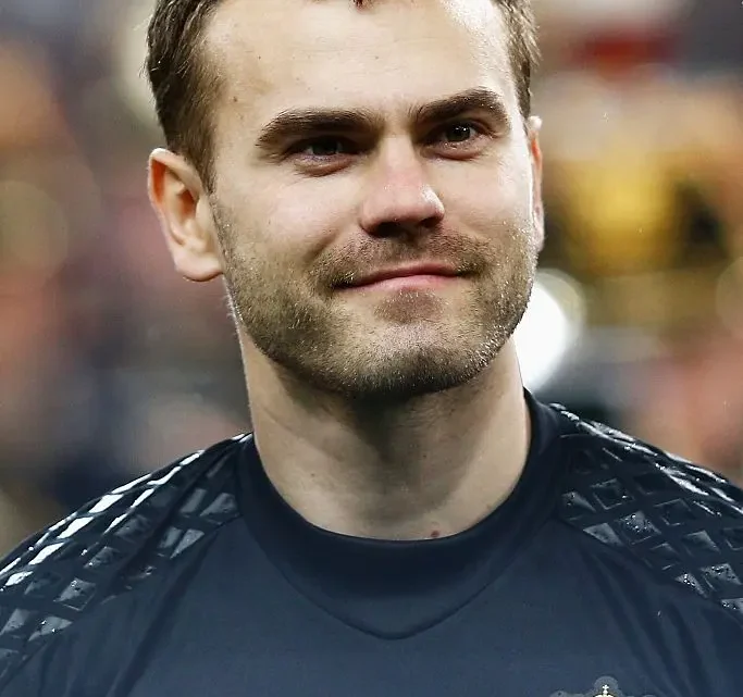 Igor Akinfeev Bio: Wife, Children, Age, Height, Club, Stats, Career, Net Worth