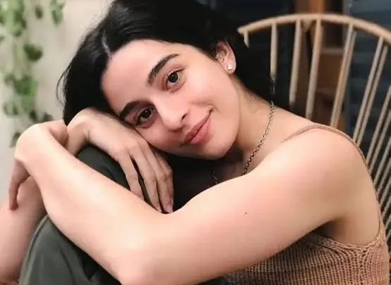 Carmela Barsamián Biography: Movies & TV Shows, Net Worth, Height, Songs, Age, Boyfriend, Parents, Instagram, Albums