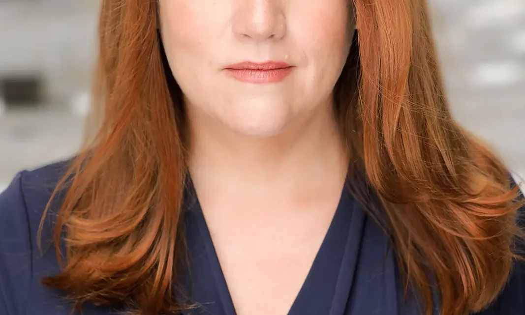 Donna Lynne Champlin Biography: Age, Husband, Son, Net Worth, Height, Movies, Education, Awards, Ethnicity, Instagram