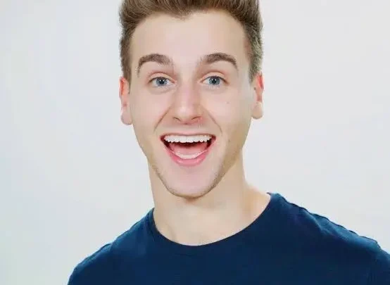 Tal Fishman Biography: Partner, Awards, YouTube, Height, Ethnicity, Age, Parents, Net Worth, Movies