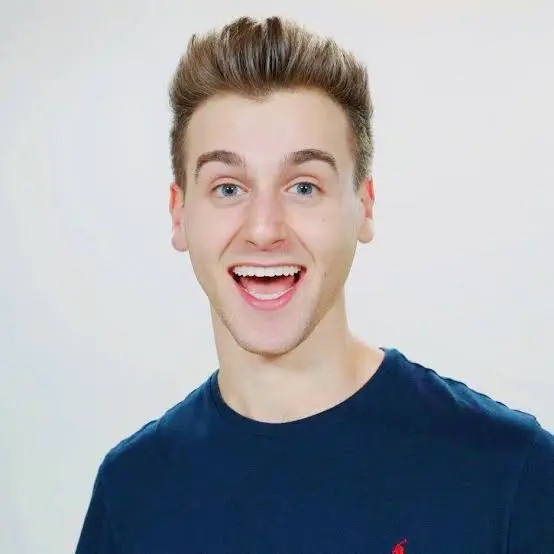 Tal Fishman Biography: Partner, Awards, YouTube, Height, Ethnicity, Age, Parents, Net Worth, Movies