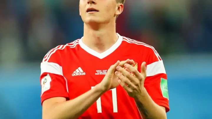 Aleksandr Golovin Biography: Age, Girlfriend, Stats, Club, Position, Height, Parents, Net Worth