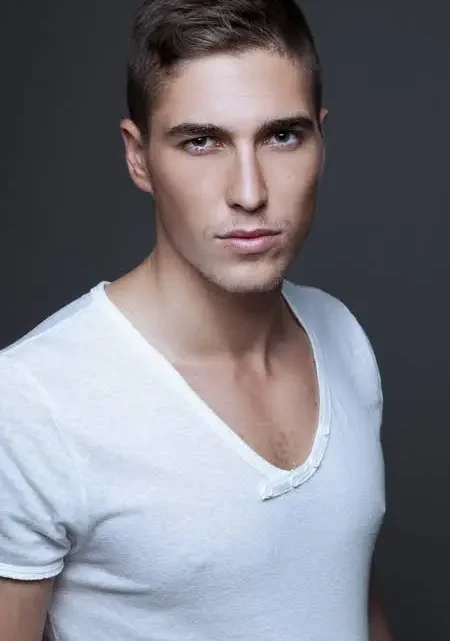 Omer Dror Biography: Movies, Parents, Ethnicity, Height, Age, Partner, Net Worth