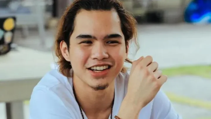 Dul Jaelani Biography: Songs, Ethnicity, Age, Parents, Movies, Net Worth, Awards