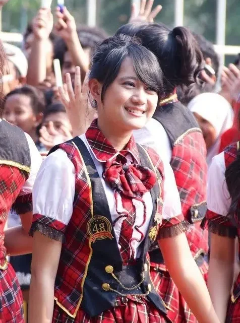 Annisa Athia Biography: Parents, Age, JKT48, Ethnicity, Boyfriend, Songs, Instagram